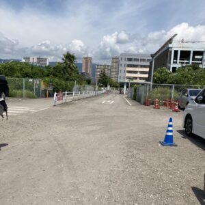 デカパトス・駐車場